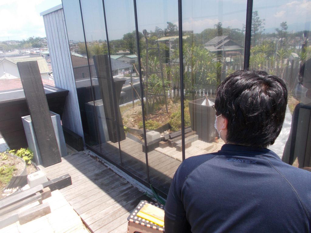 藤沢市のuさん宅のサンルームにミラーフィルム 村田フィルム