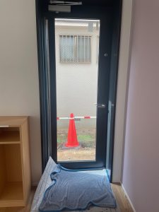 志木　飛散防止フィルム