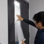 西新宿のオフィスの扉にグラデーションフィルム