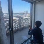 川崎　窓のフィルム　剥がし