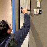 スリット窓　目隠しフィルム