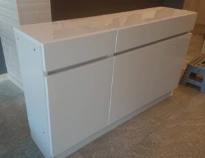 収納棚　ダイノック