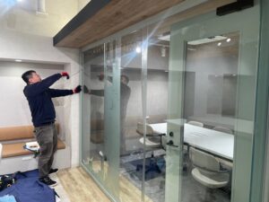 新宿 窓フィルム貼り替え