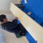 相模原市のAさん宅、玄関扉とクローゼットのシート貼り